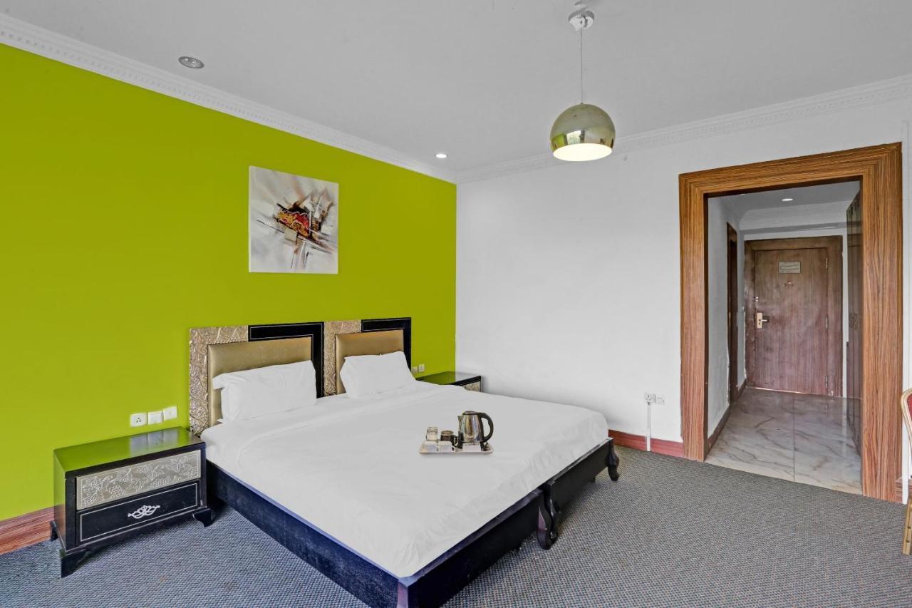 Townhouse Royal Palms Hotel Mumbai Exterior photo