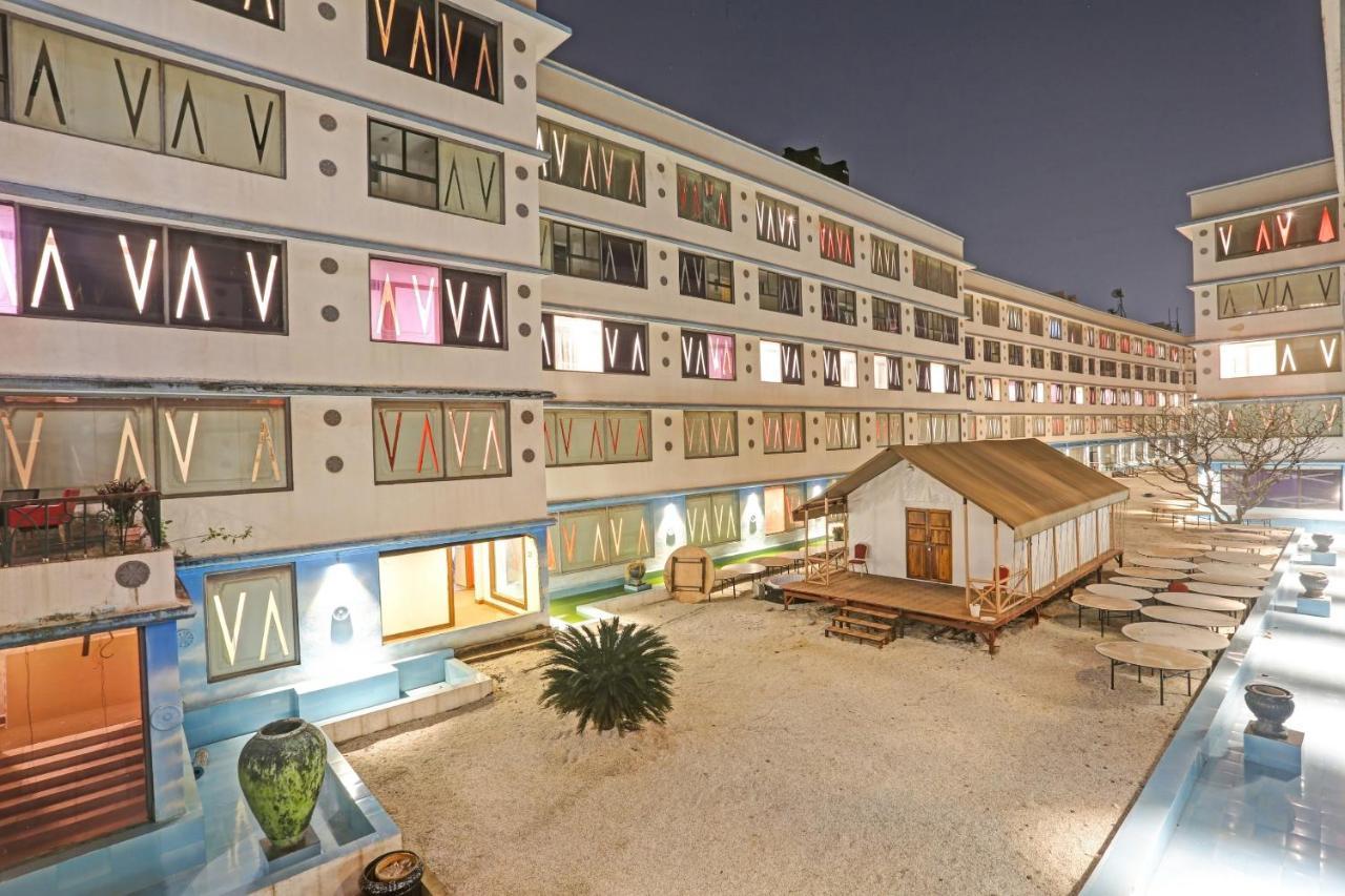 Townhouse Royal Palms Hotel Mumbai Exterior photo