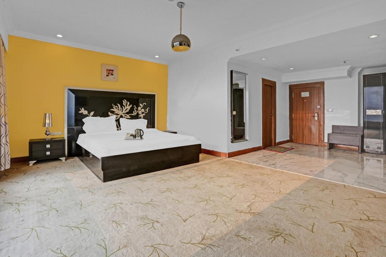 Townhouse Royal Palms Hotel Mumbai Exterior photo