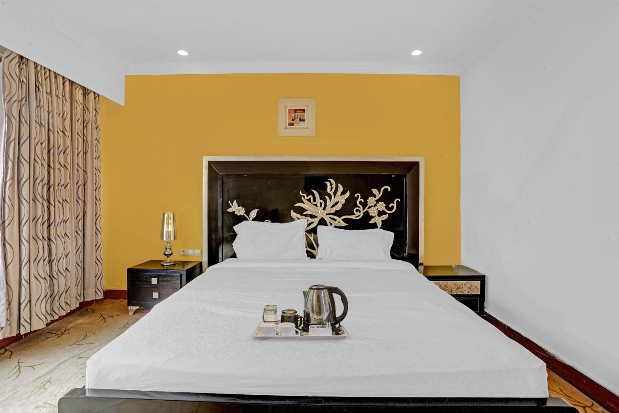 Townhouse Royal Palms Hotel Mumbai Exterior photo